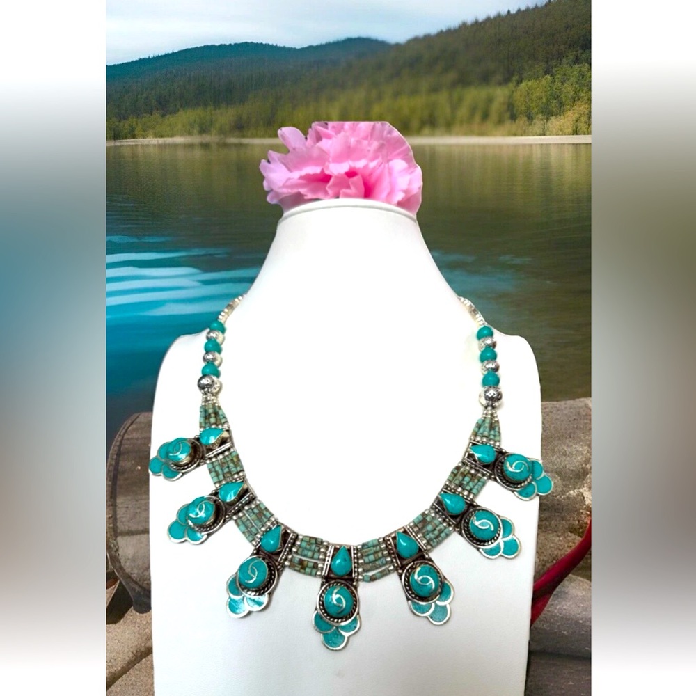 Vintage and ethnic style handcrafted necklace inlay turquoise & Tibetan silver